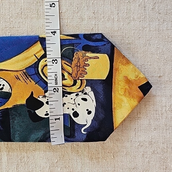 Tie Rack Disney 101 Dalmations 100% Silk Tie - Picture 9 of 10